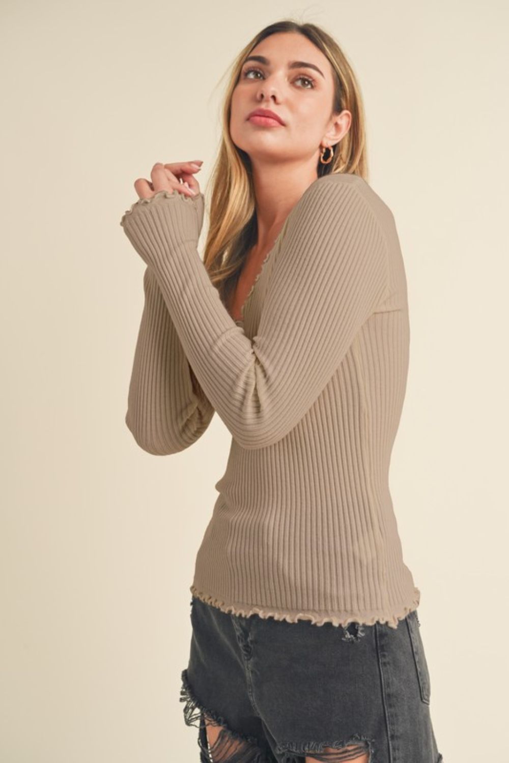 Aemi + Co Lettuce Hem Scoop Neck Long Sleeve Knit Top