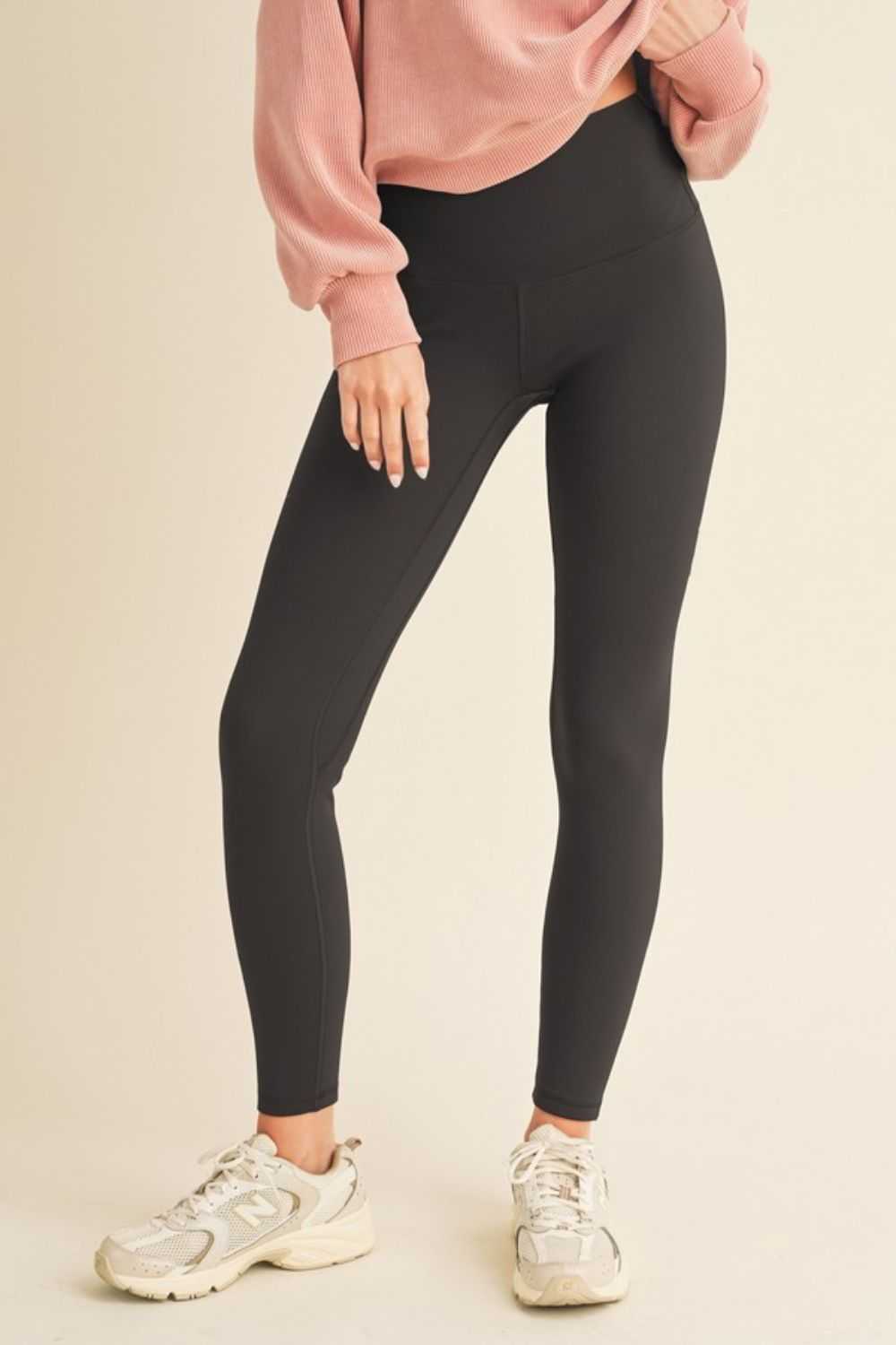 Yelete Full Size Fleece Lined High Waisted Leggings